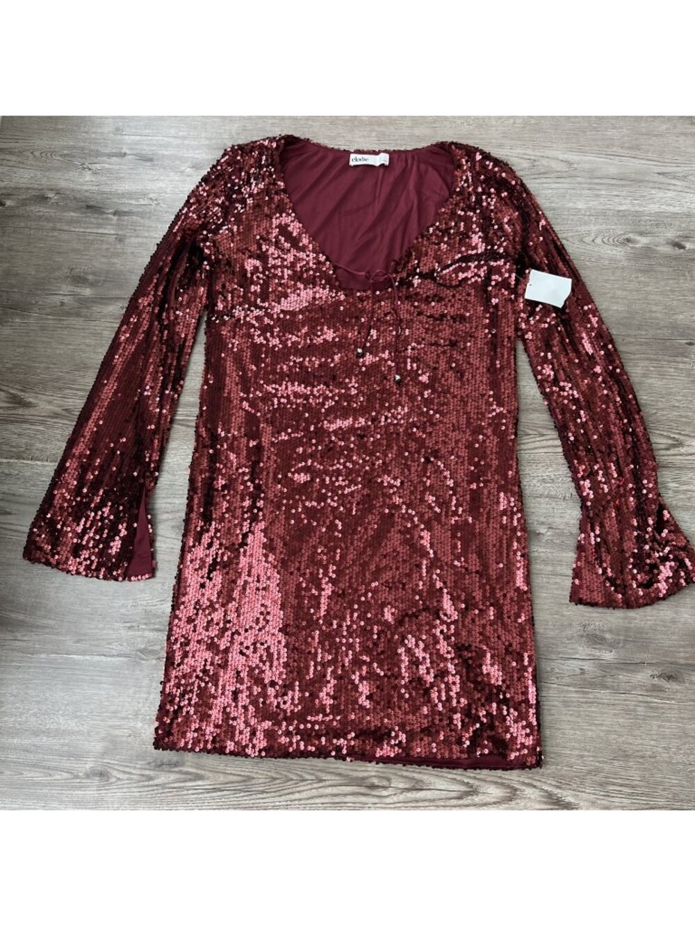 Elodie‎ Bell Sleeve Sequin Mini Dress Womens L Burgundy V Neck New